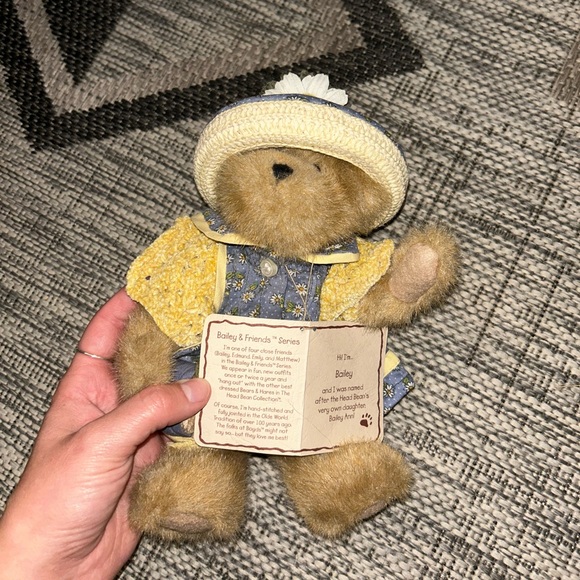 Boyd’s bear - Picture 2 of 2